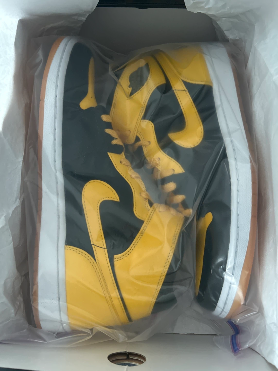 Air Jordan 1 "Old Love New" Sneakers - photo 3