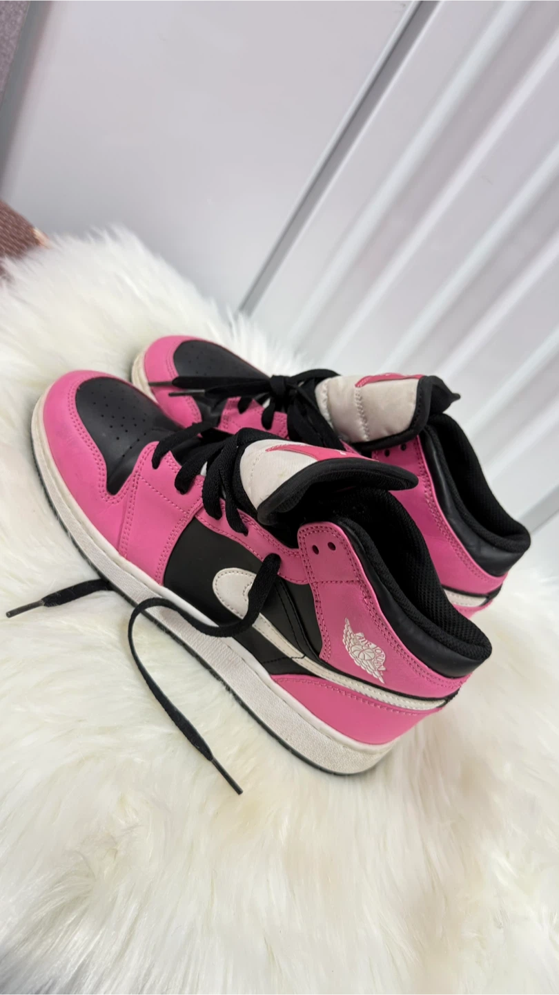 Jordan 1 Mid SE GS 'Pink Black' Youth Size 7Y - photo 2