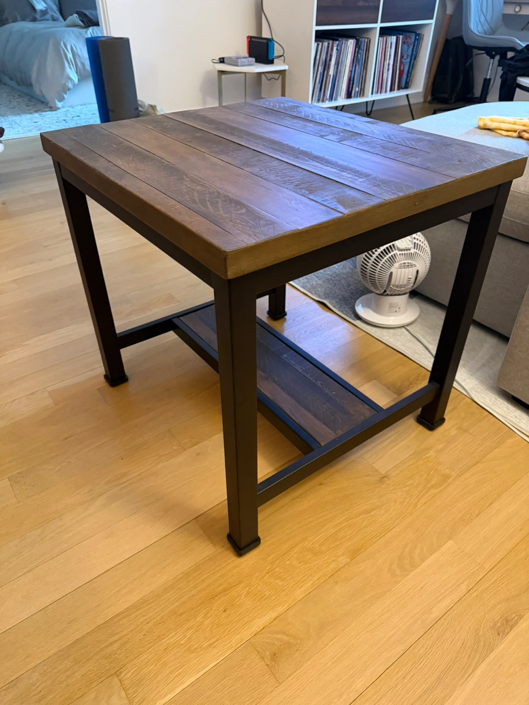 Raymour & Flanigan End Table with Storage - photo 4