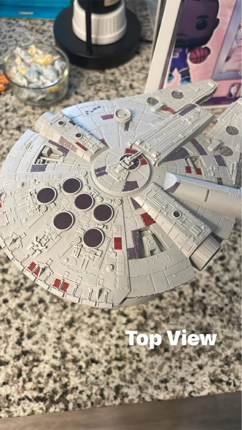 Star Wars Millennium Falcon Lamp