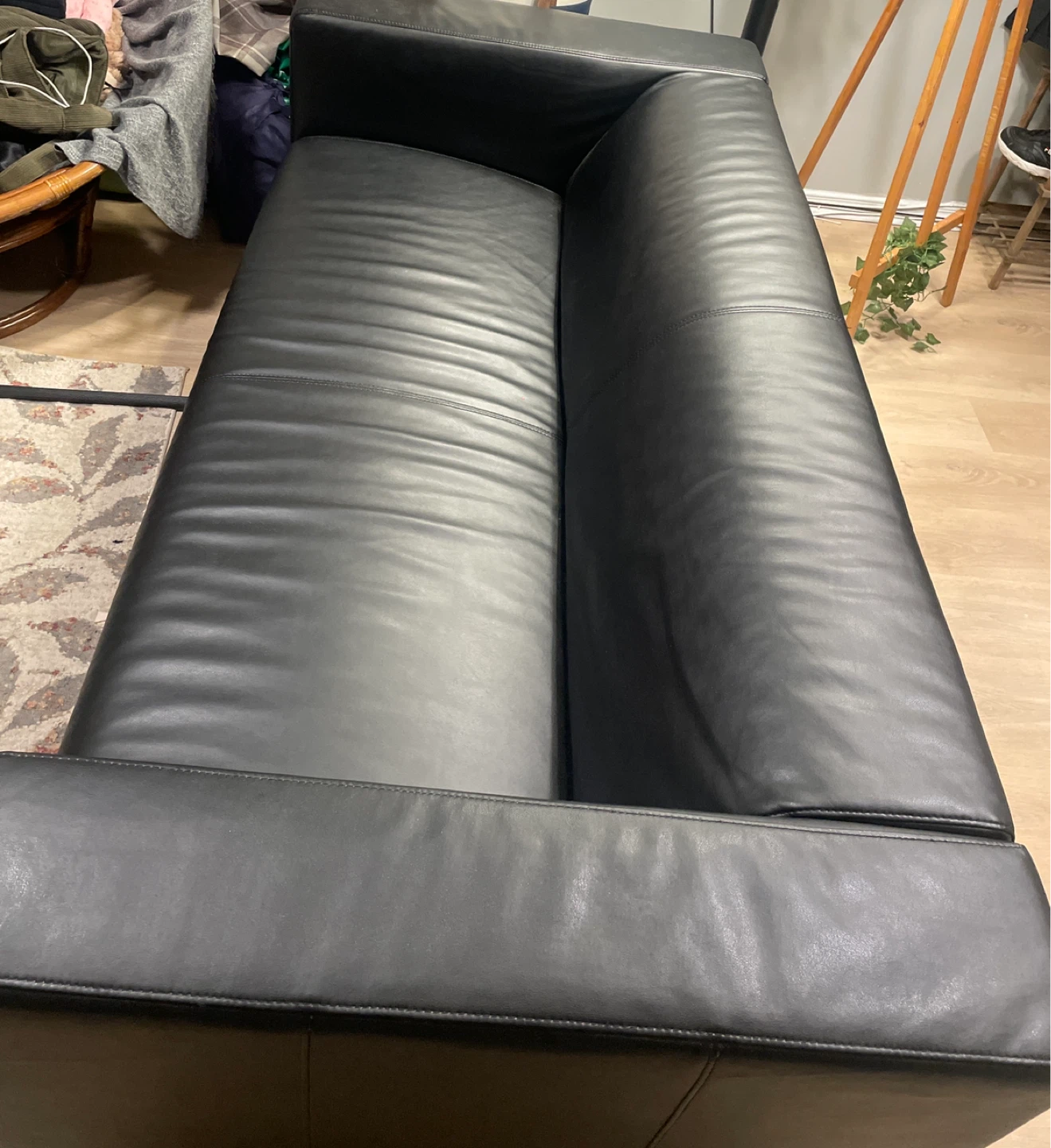 Black Leather Sofa (MOVING OUT PLEASE BUY )