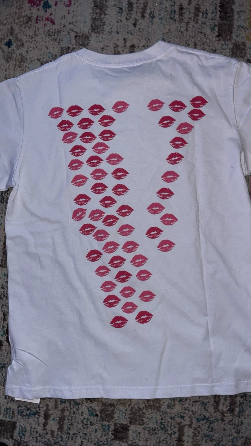 VLONE White T-Shirt with Kiss Print - photo 2