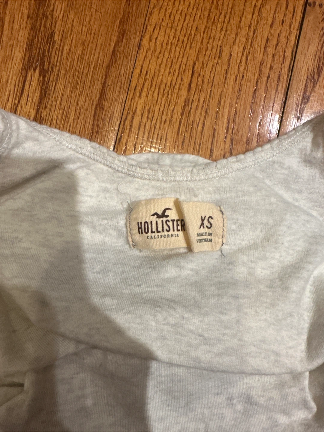 Set of 3 Hollister Tank Tops - XS (Set of 2) - photo 3