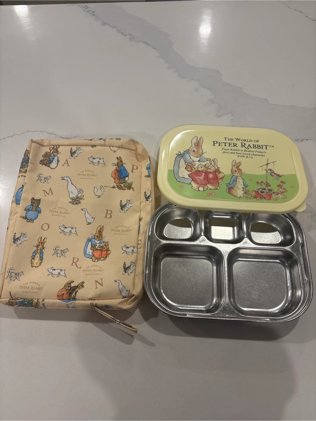 Peter Rabbit Lunch Box with Divided Plate
