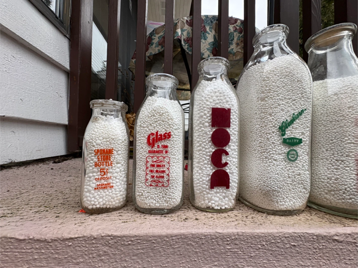 GRANDMA's KITCHEN Assorted 1950-60s Vintage Milk Bottles - photo 2