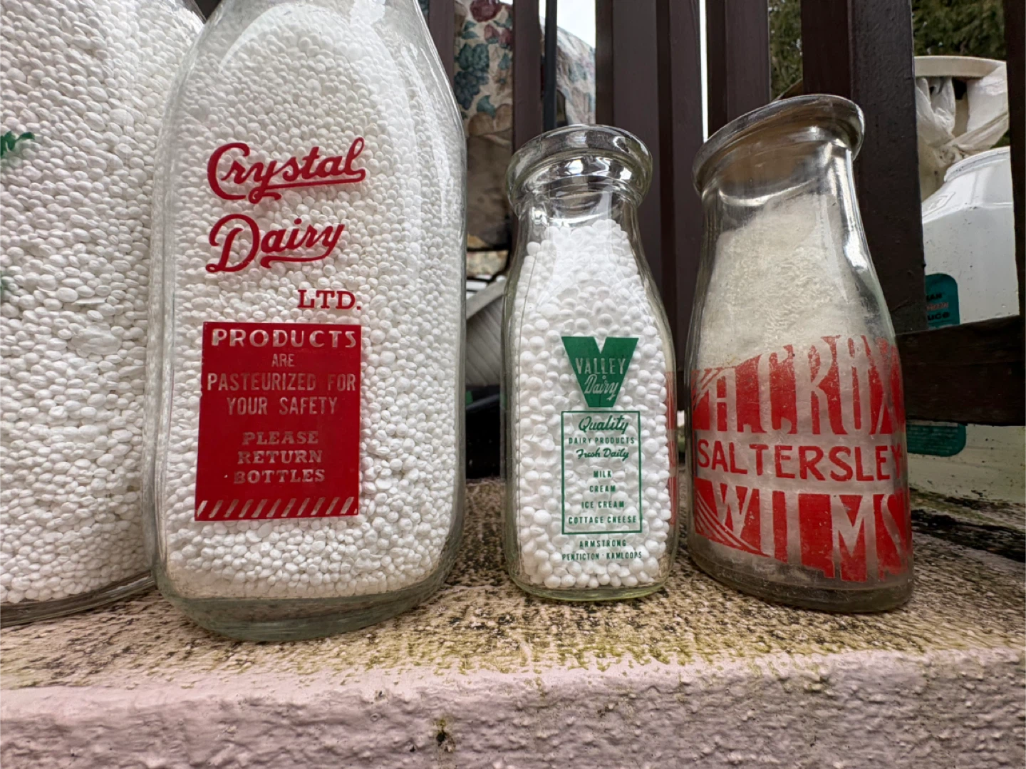 GRANDMA's KITCHEN Assorted 1950-60s Vintage Milk Bottles - photo 4