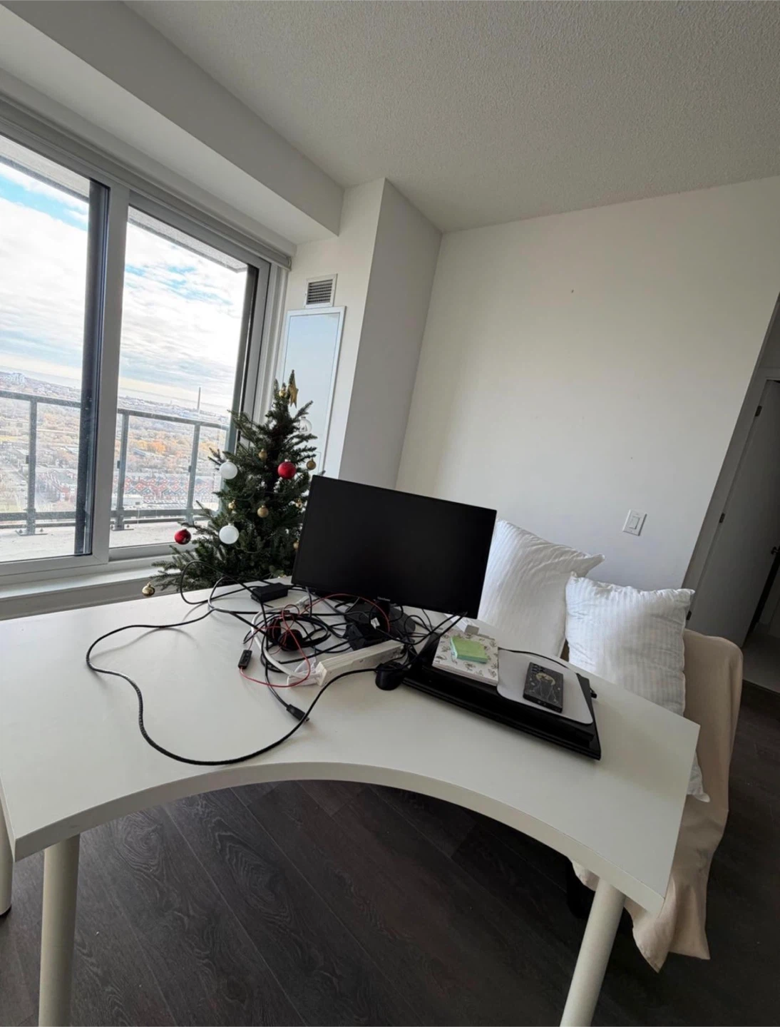 Curved White Desk with Legs - photo 2
