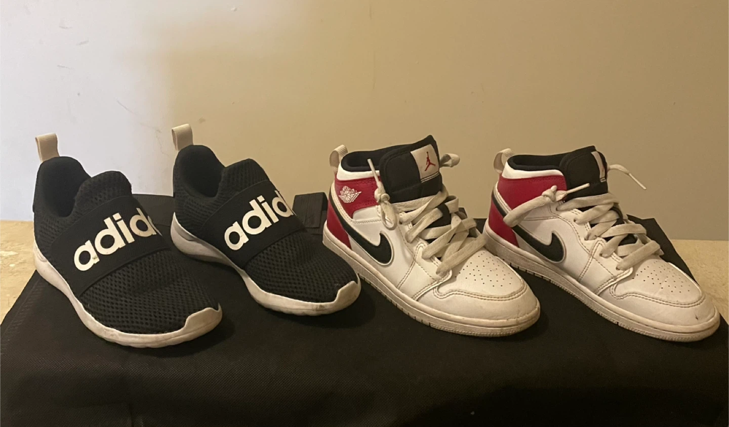 Free Adidas and Air Jordan Sneakers Bundle🥕 - photo 2