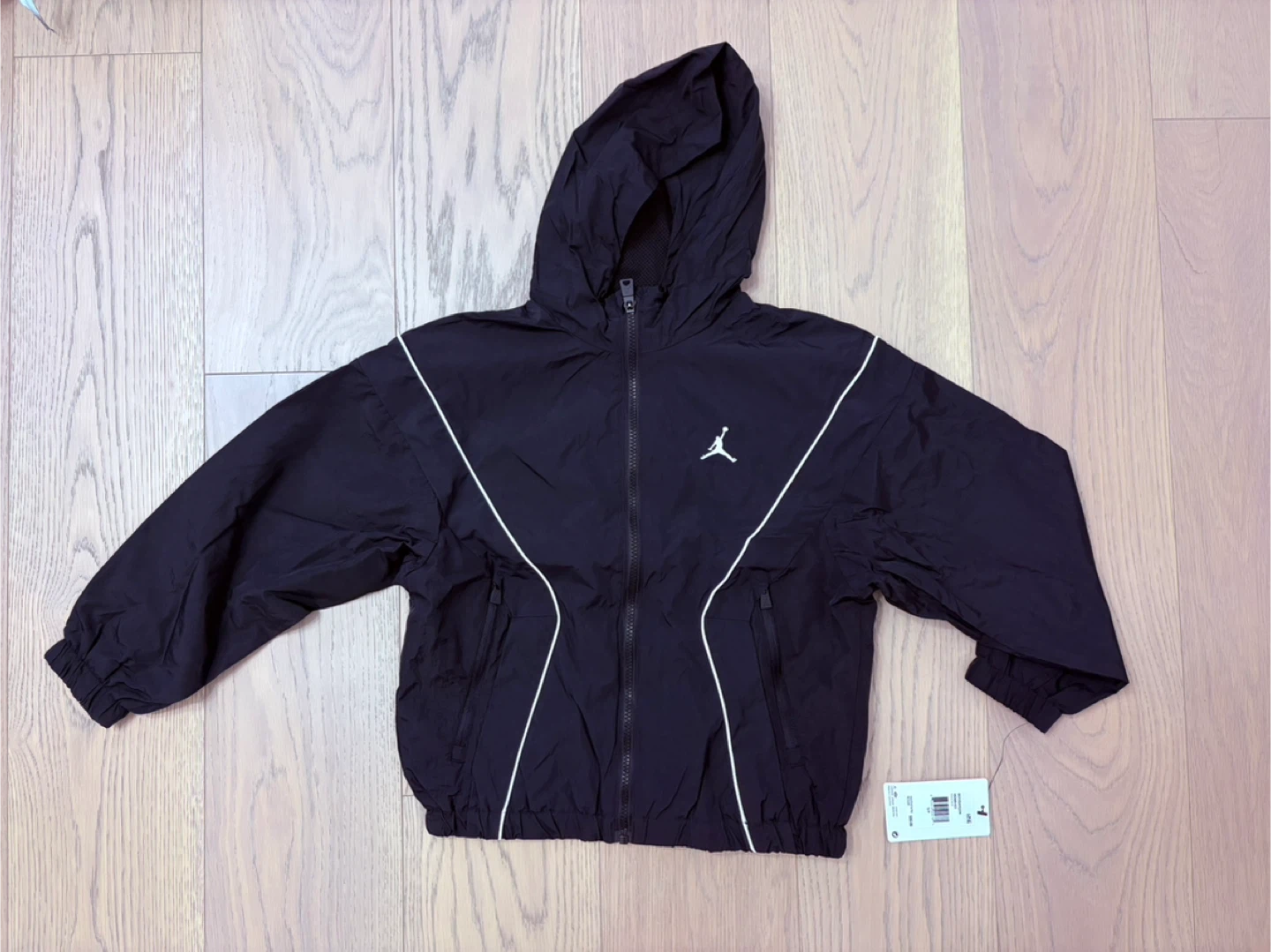 Youth - Authentic Jordan Essential Draft Jacket - medium + large