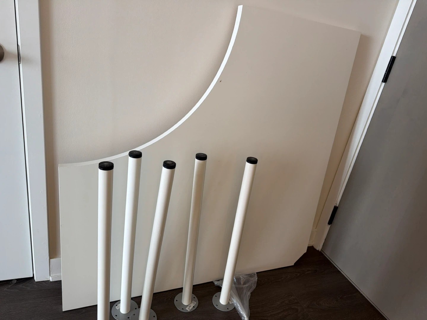 Curved White Desk with Legs - photo 3