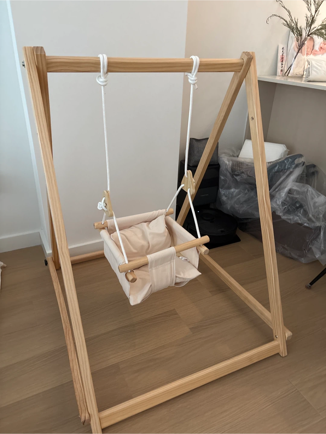 Aventur Foldable Wooden Baby Swing