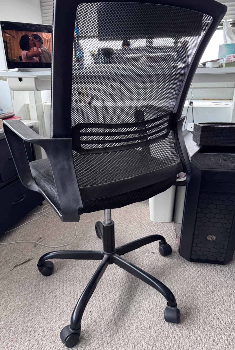 Black Mesh Office Chair - photo 2