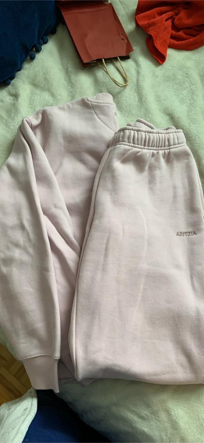 Brand new Aritzia Sweatfleece set