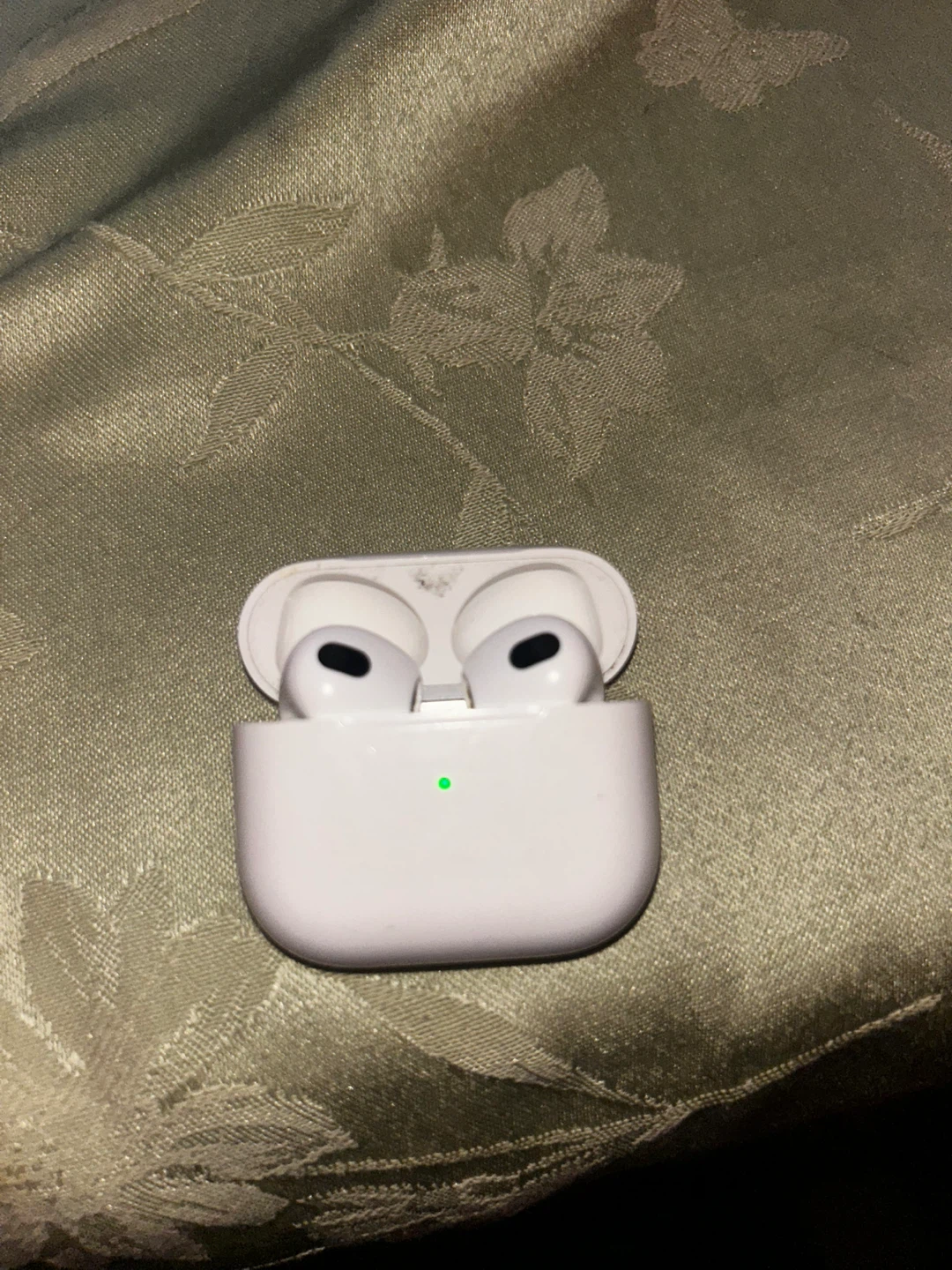 Apple AirPods Pro (2nd generation) - photo 2