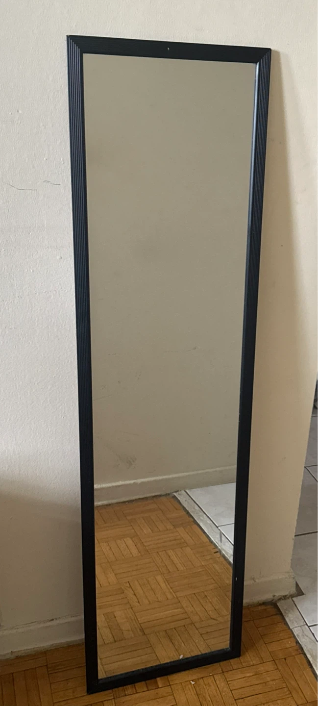 Standing mirror