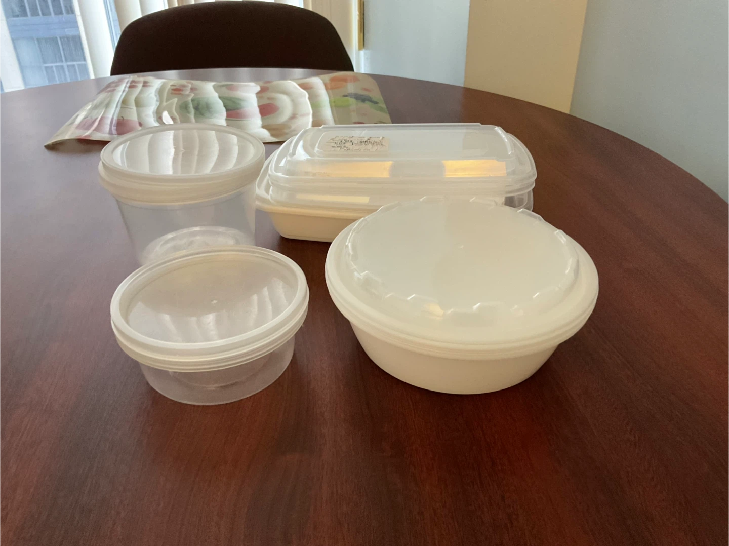 Assorted Plastic Food Containers 🥕with Lids