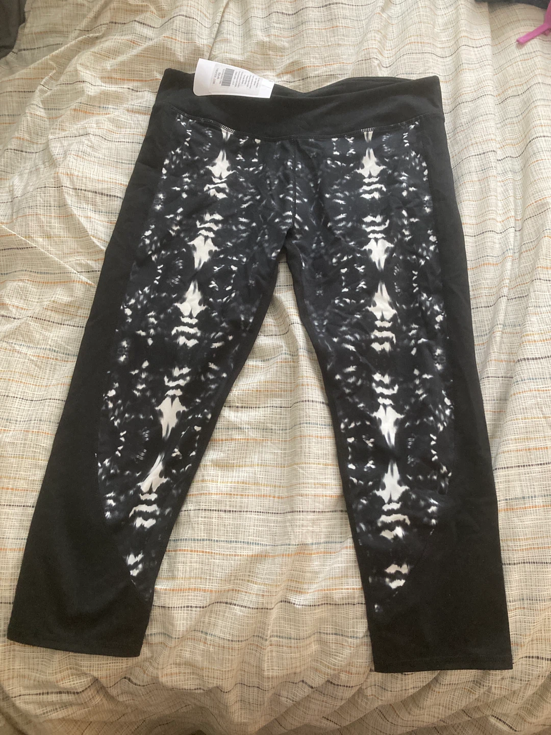 Fabletics Large Sydney Capri Leggings L/10-12