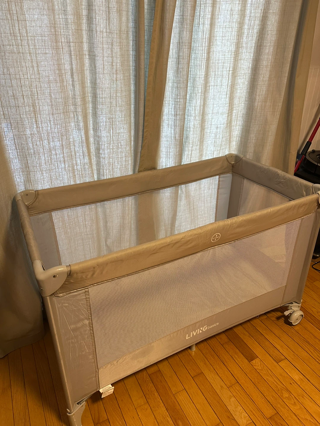 LIVING Basics Playpen/Travel Crib - photo 2
