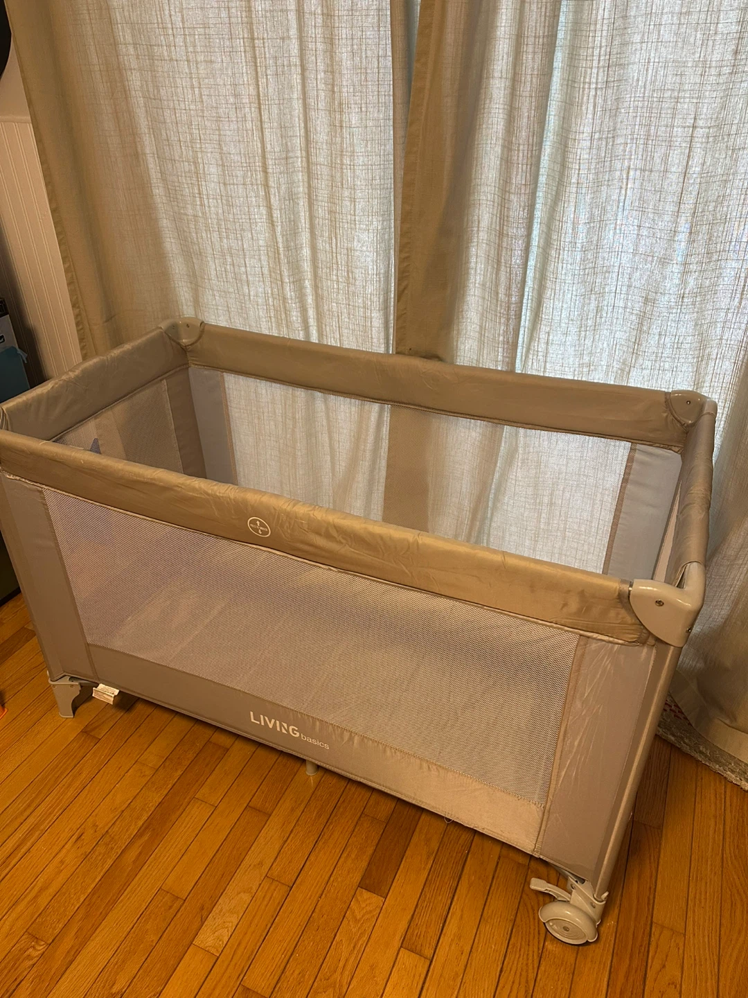 LIVING Basics Playpen/Travel Crib
