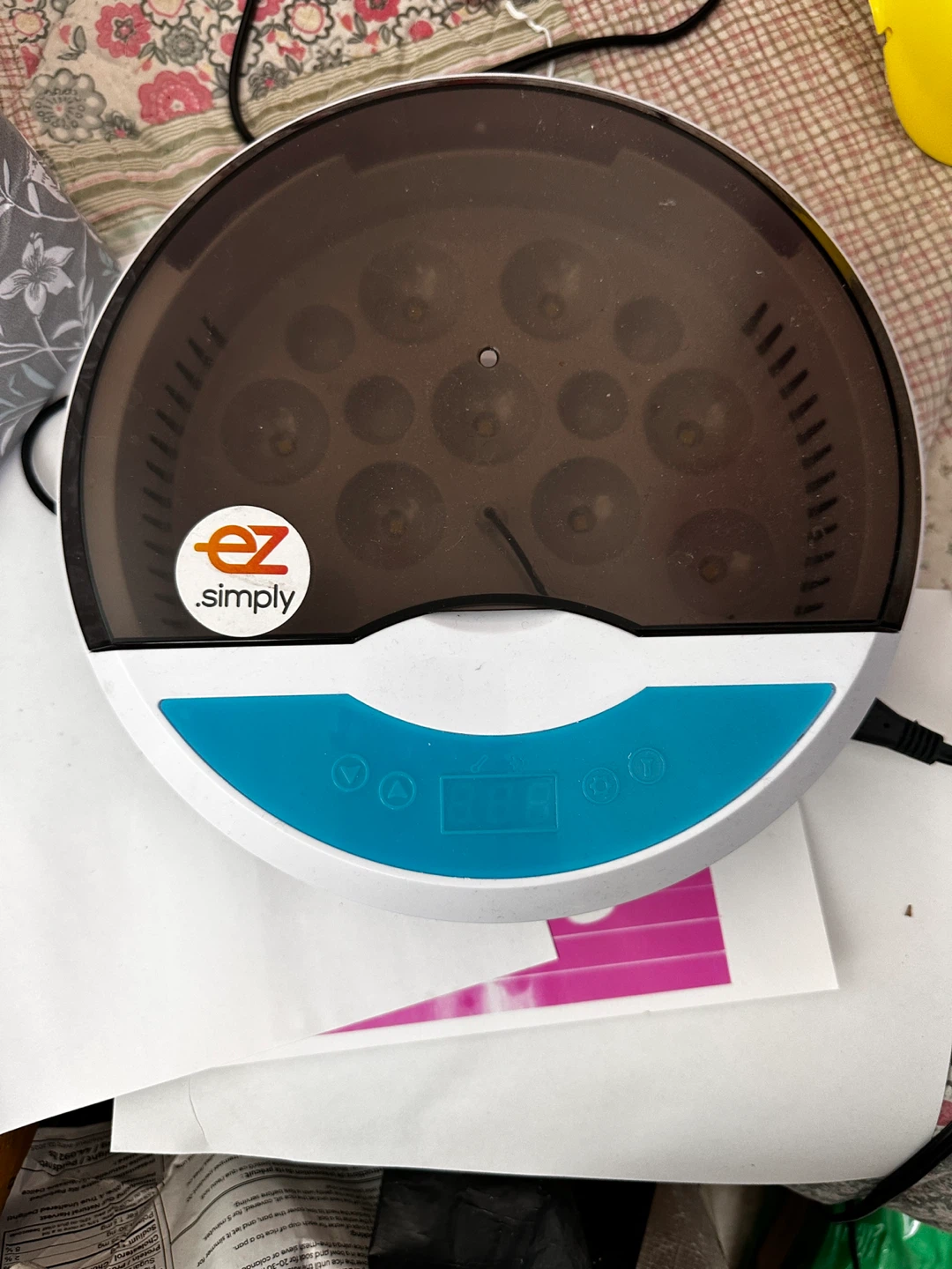 EZ Simply Mini Intelligent 9-Egg Incubator - photo 2
