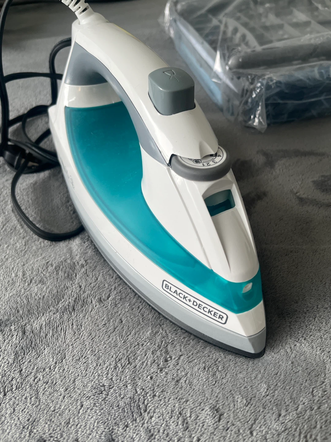 BLACK+DECKER Compact Steam Iron - photo 5