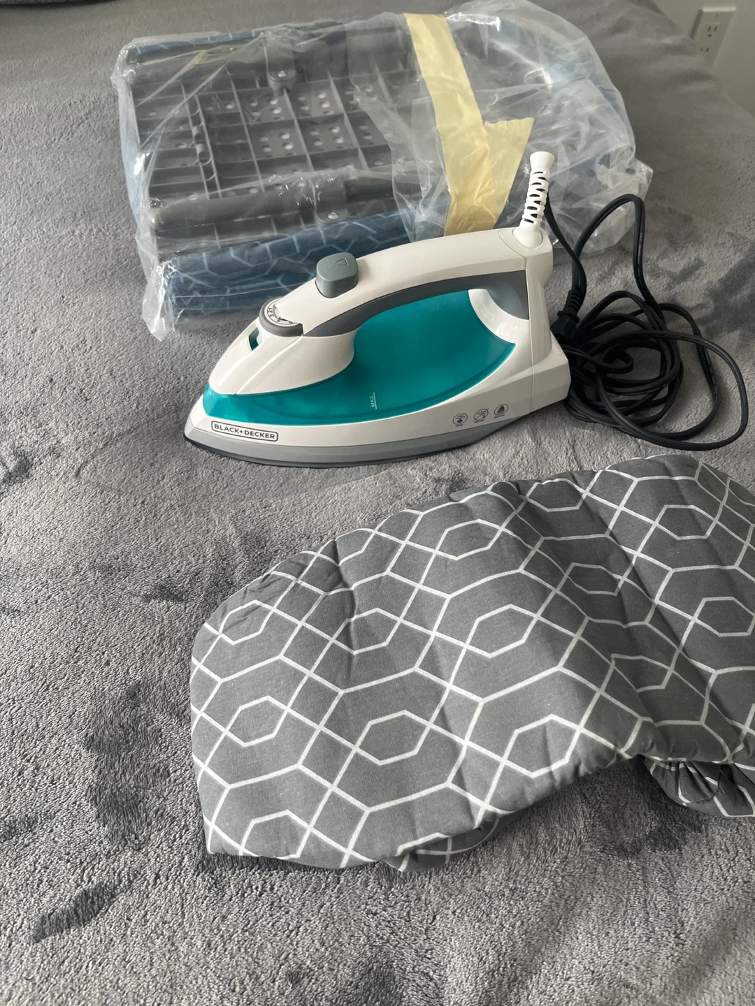 BLACK+DECKER Compact Steam Iron