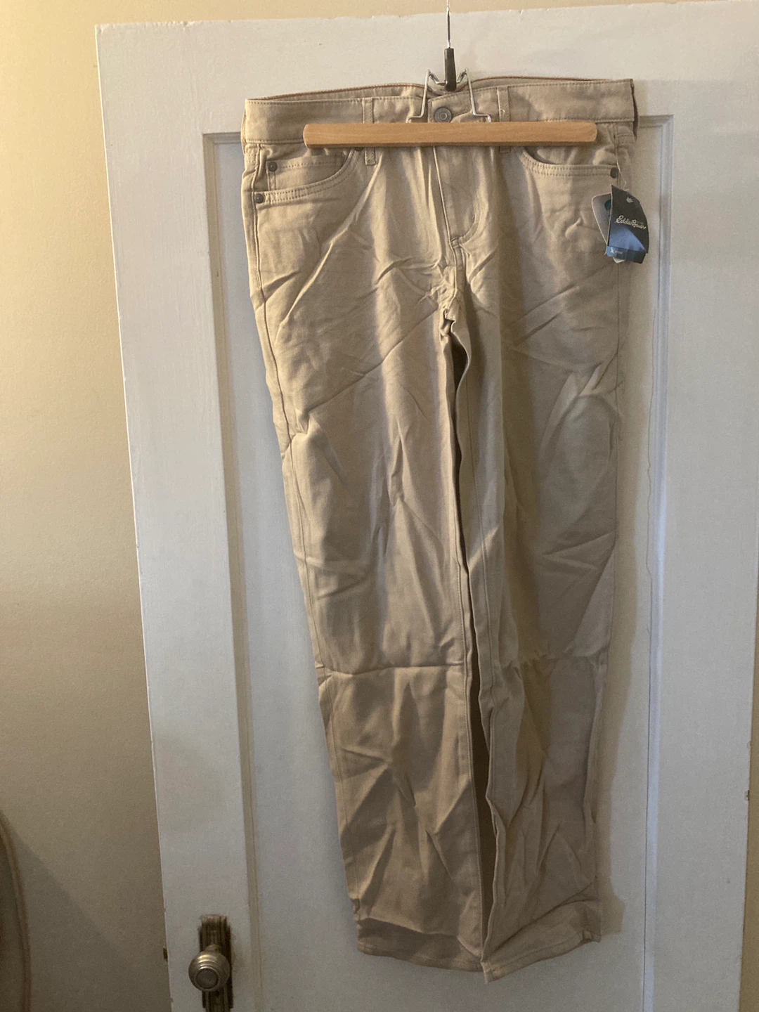 Eddie Bauer size 8 Women's Elysian Slim Leg Twill Pants - Khaki