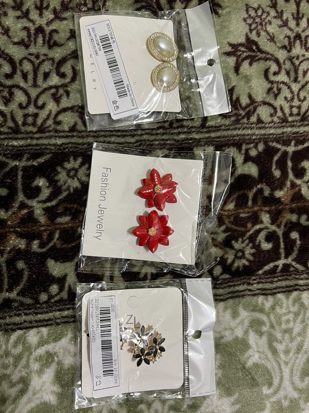 earrings