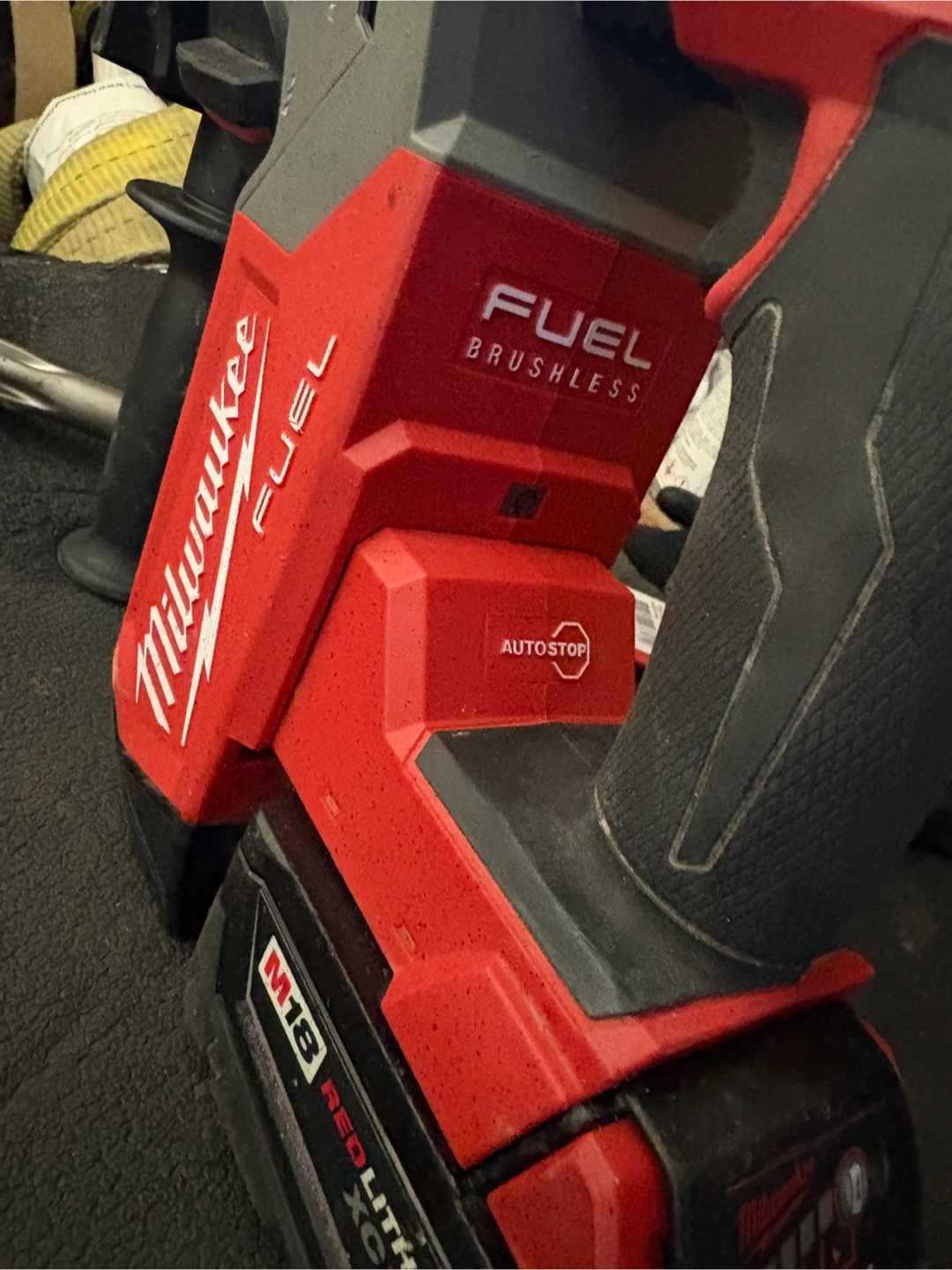 Milwaukee FUEL Brushless Rotary Hammer - photo 2