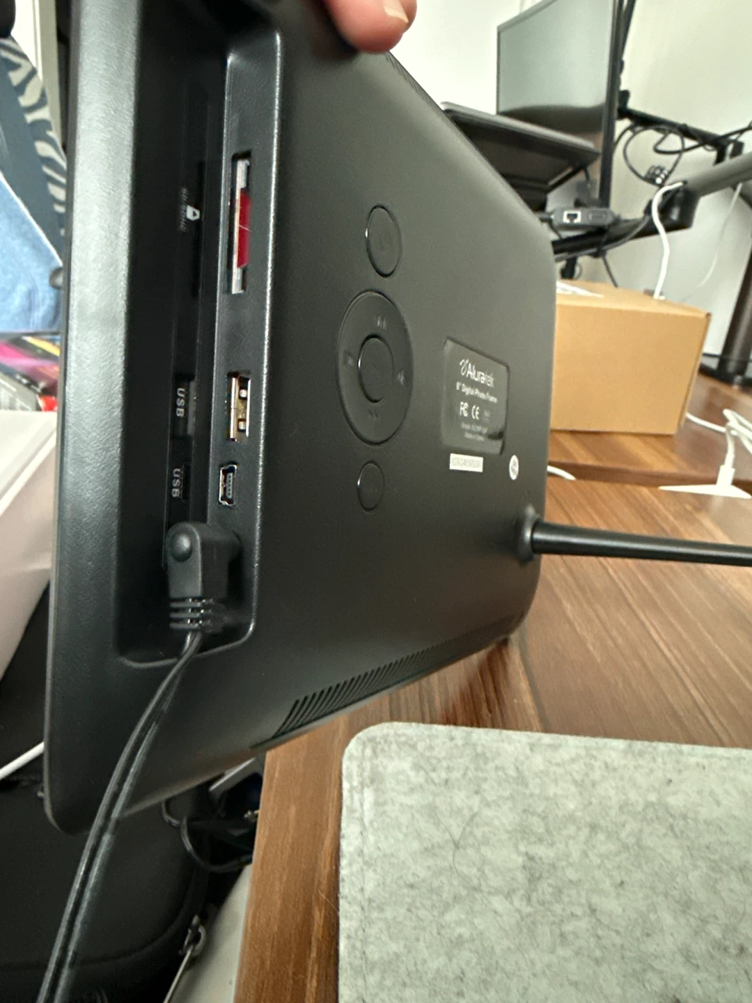 Aluratek 8" Digital Photo Frame - photo 2