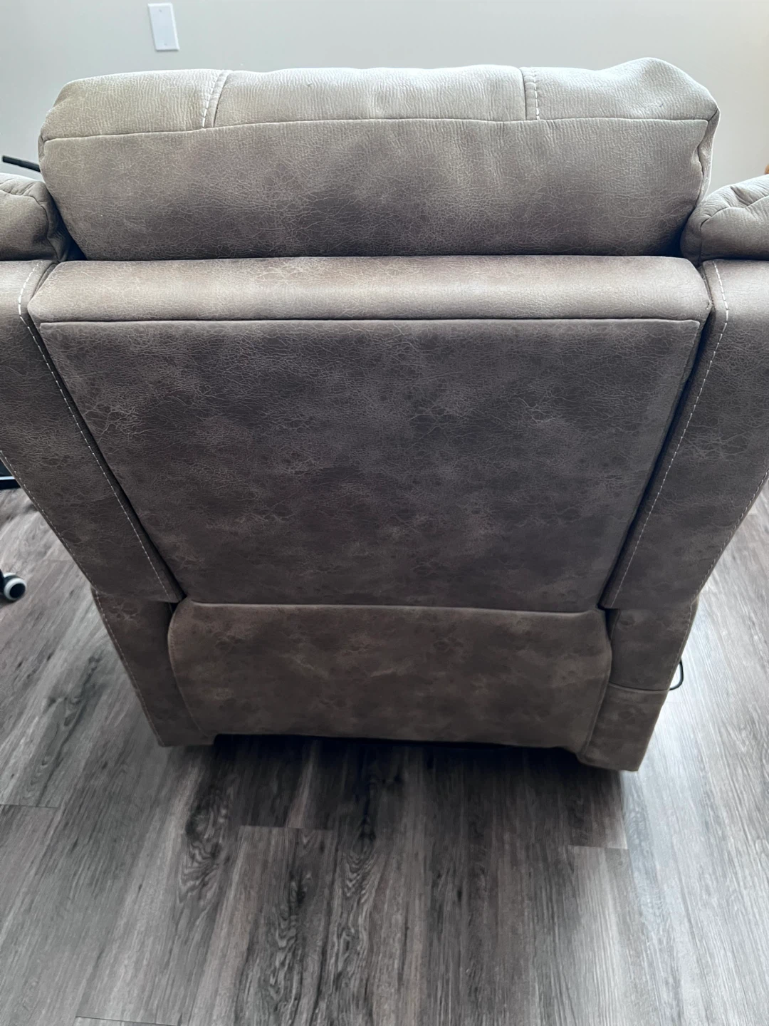 Ashley Recliner Chair - photo 3
