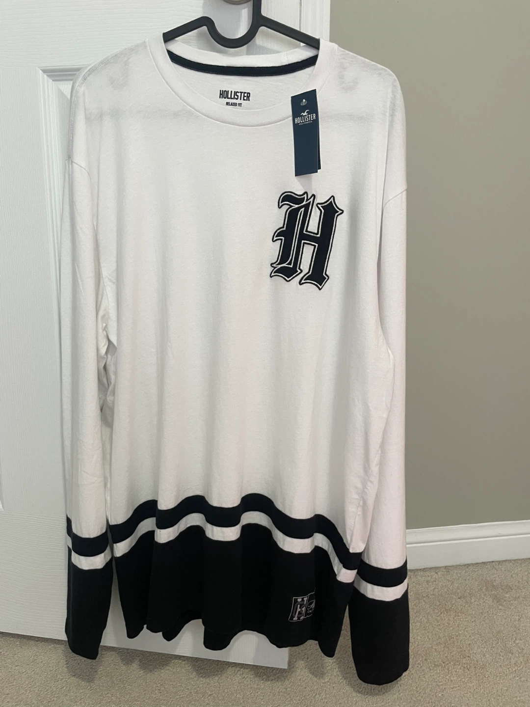 Hollister Relaxed Fit Long Sleeve T-Shirt - photo 2