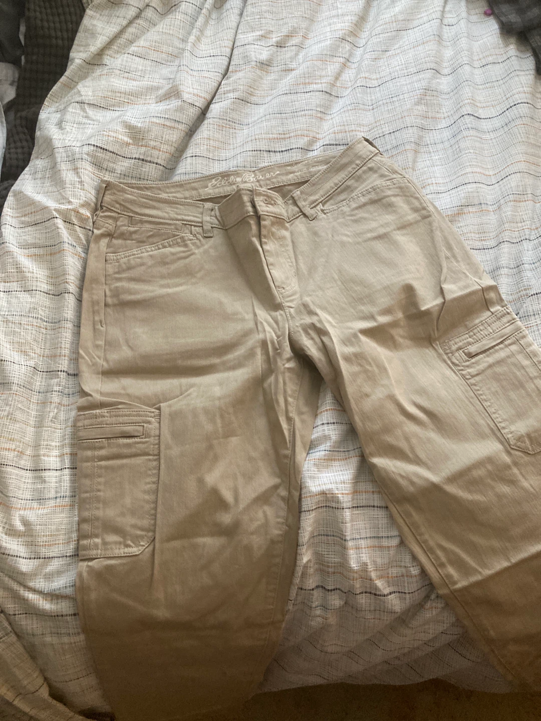 Eddie Bauer Women's Khaki Cargo Pants Size 8 - photo 2