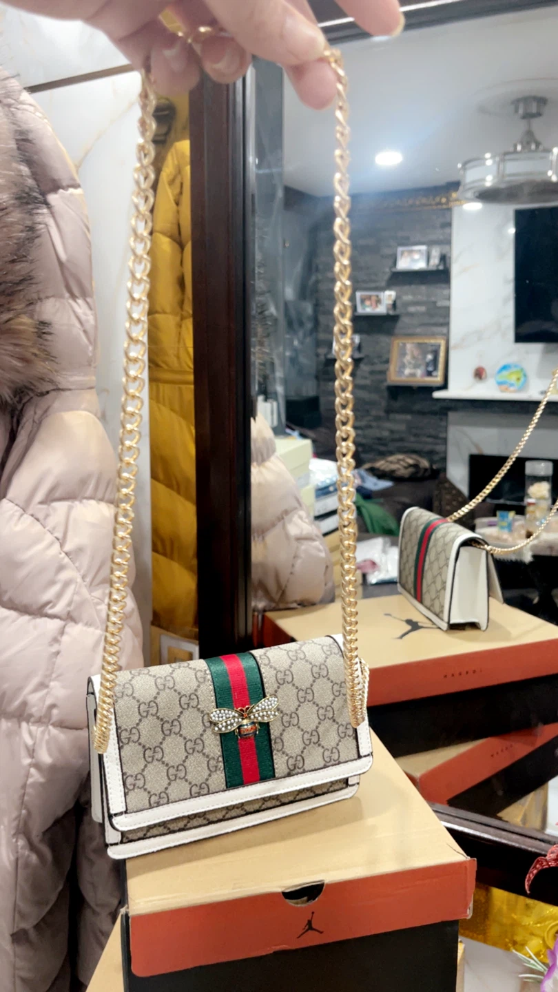 Gucci Ophidia GG Supreme Shoulder Bag with Bee - photo 4