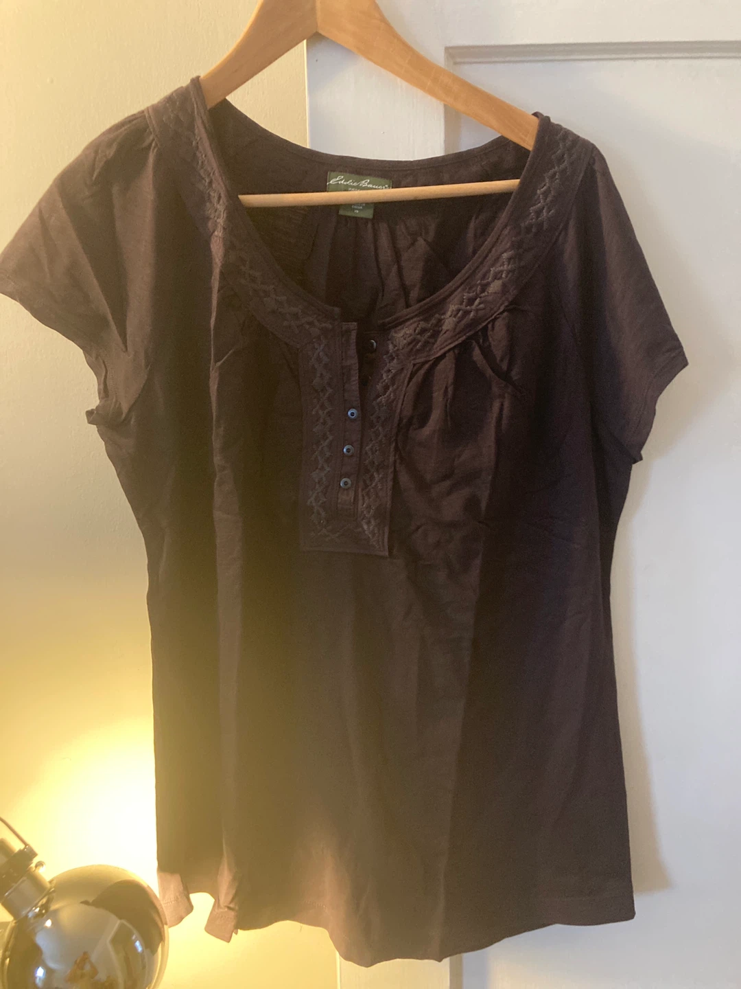 Eddie Bauer XL Women's Short Sleeve Embroidered Top
