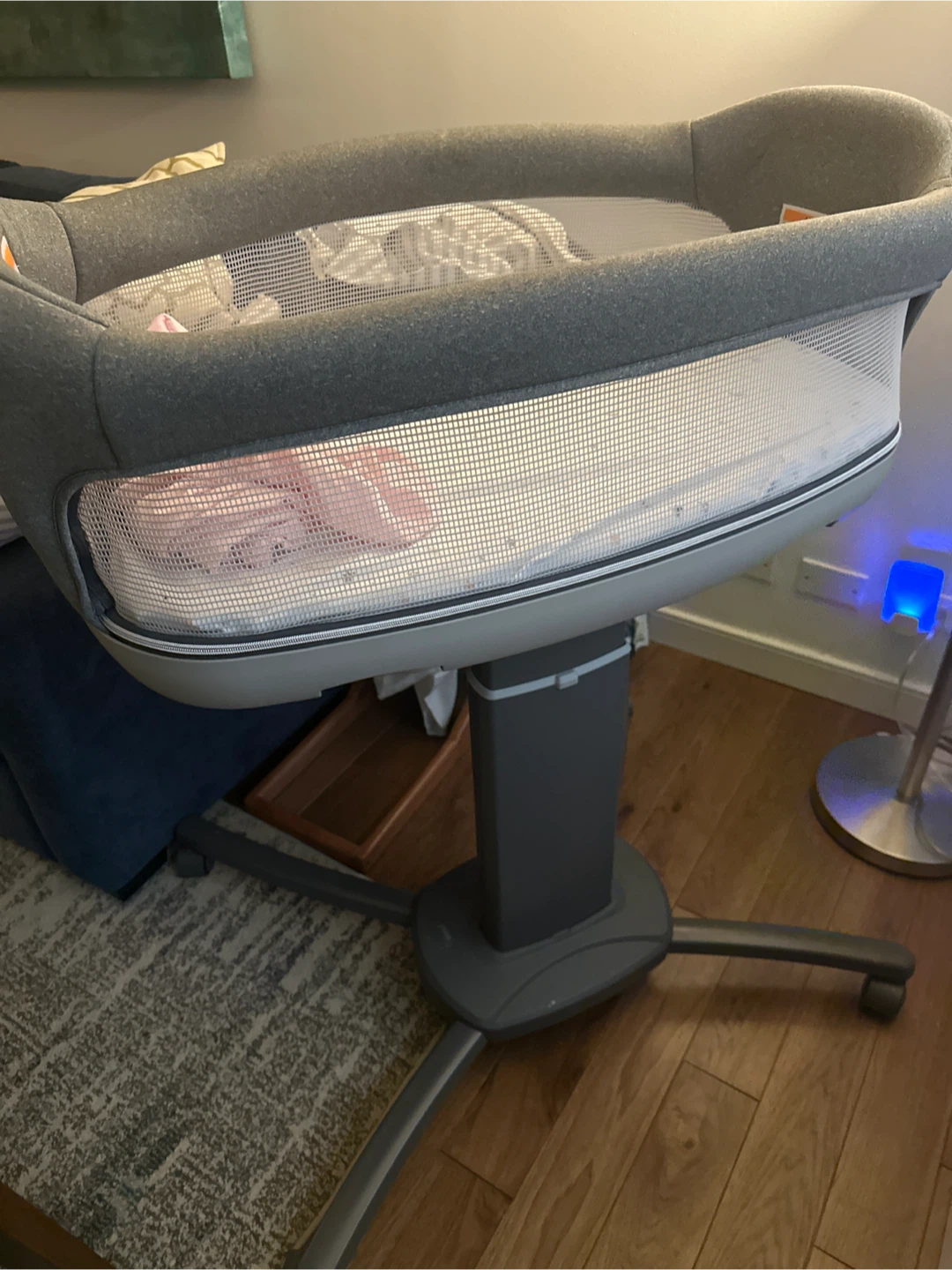 Chicco next to me bassinet - photo 2