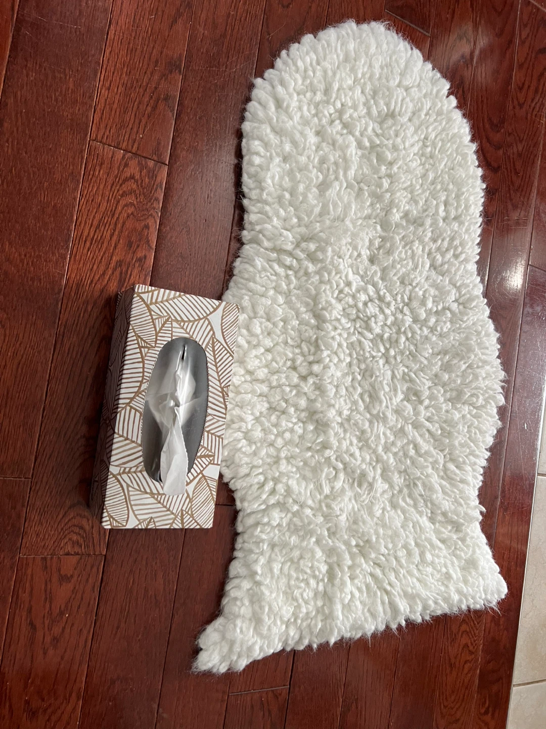 Fluffy White Rug 🥕 #freecycle