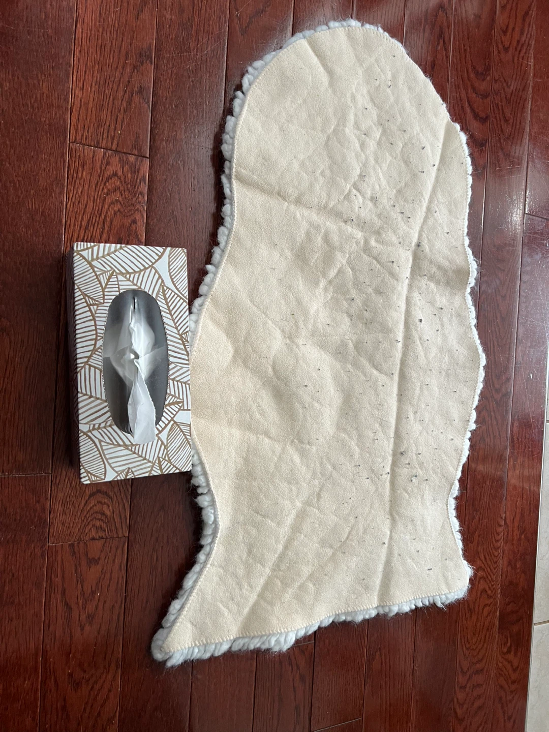Fluffy White Rug 🥕 #freecycle - photo 2