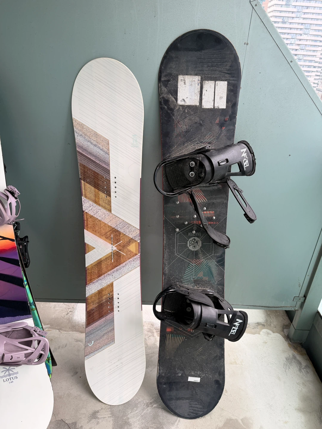 Snowboards with bindings