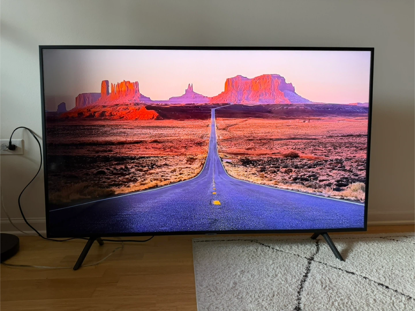 Samsung RU7100 55” 4K Smart TV – Minor Shadow on Left Side - photo 2