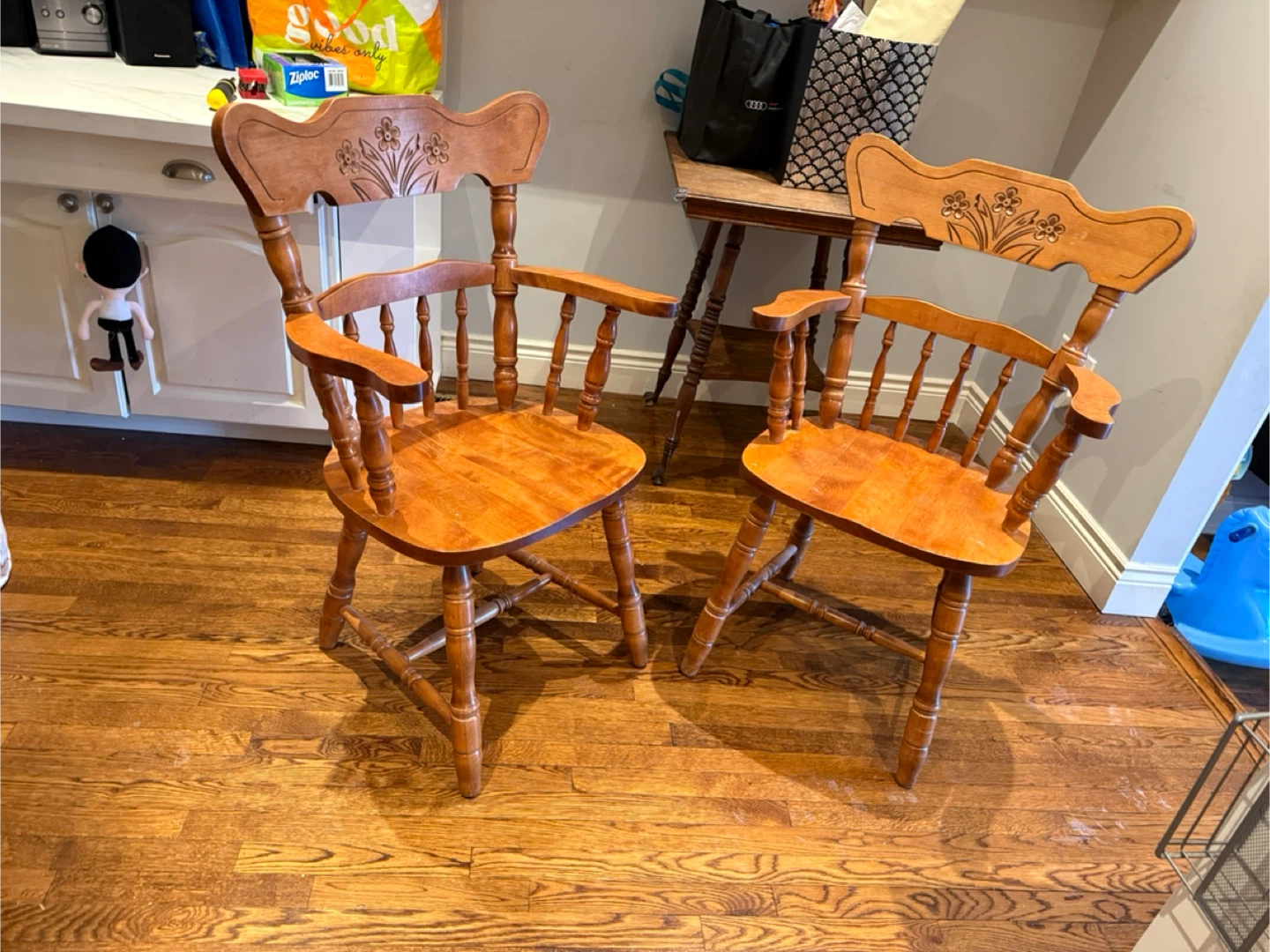 Wooden Accent Chairs with Carved Flowers - photo 5