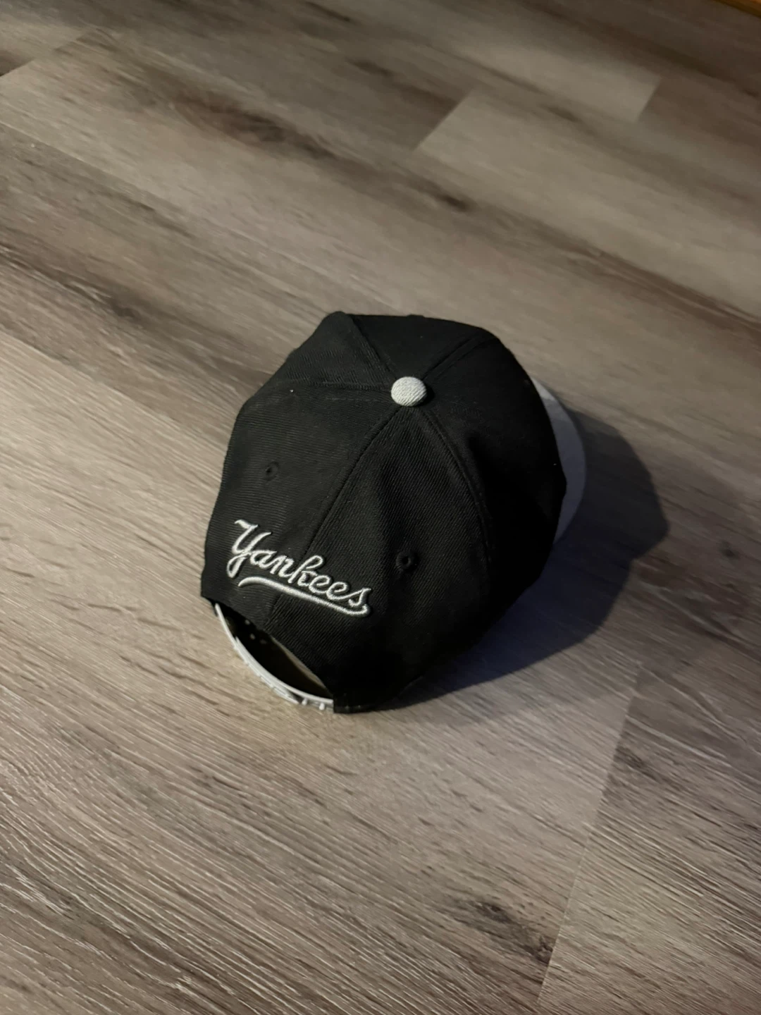 (BRAND NEW) Official New Era MLB New York Yankee’s Hat - photo 3