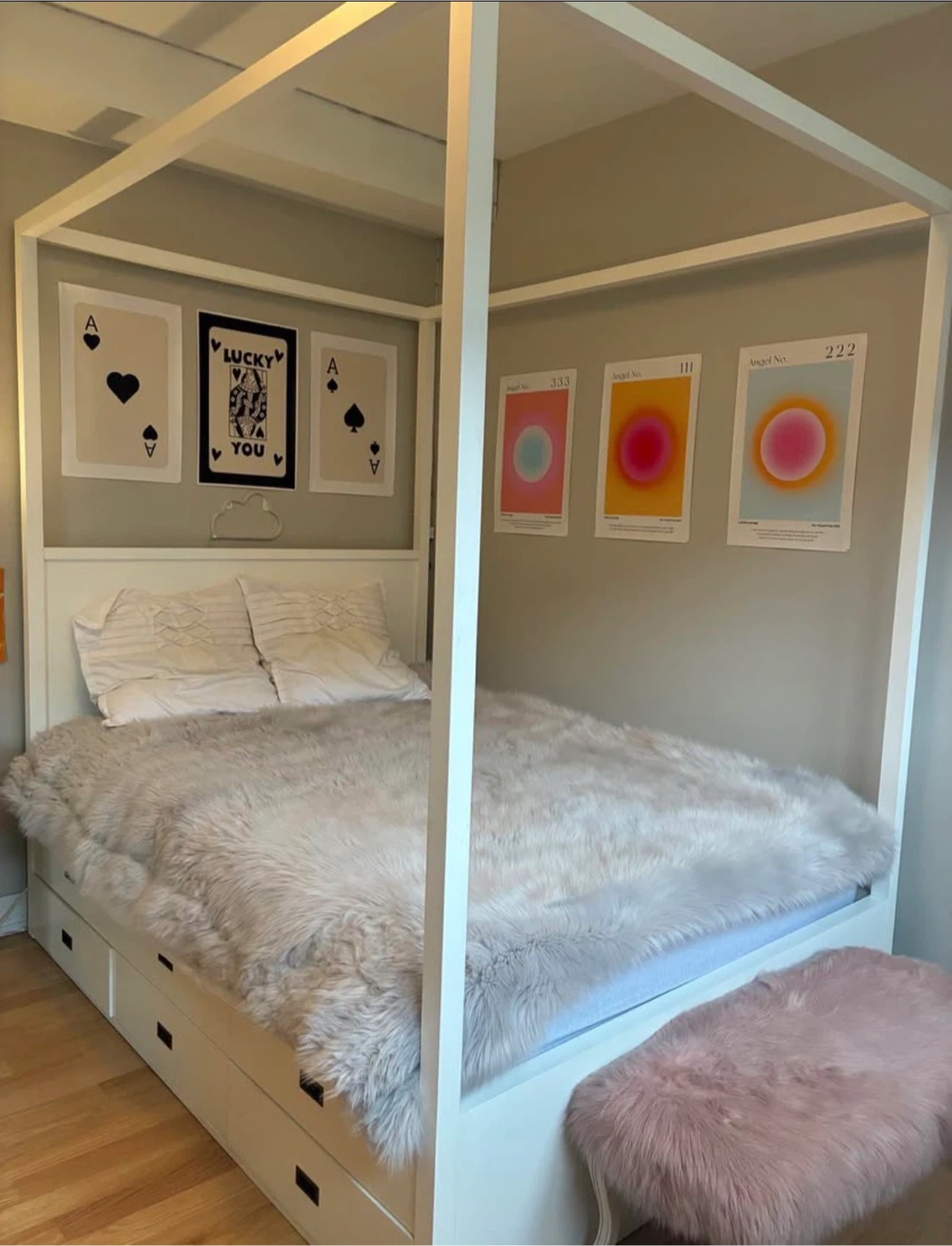 Restoration Hardware Queen White Four Post Bed - photo 2