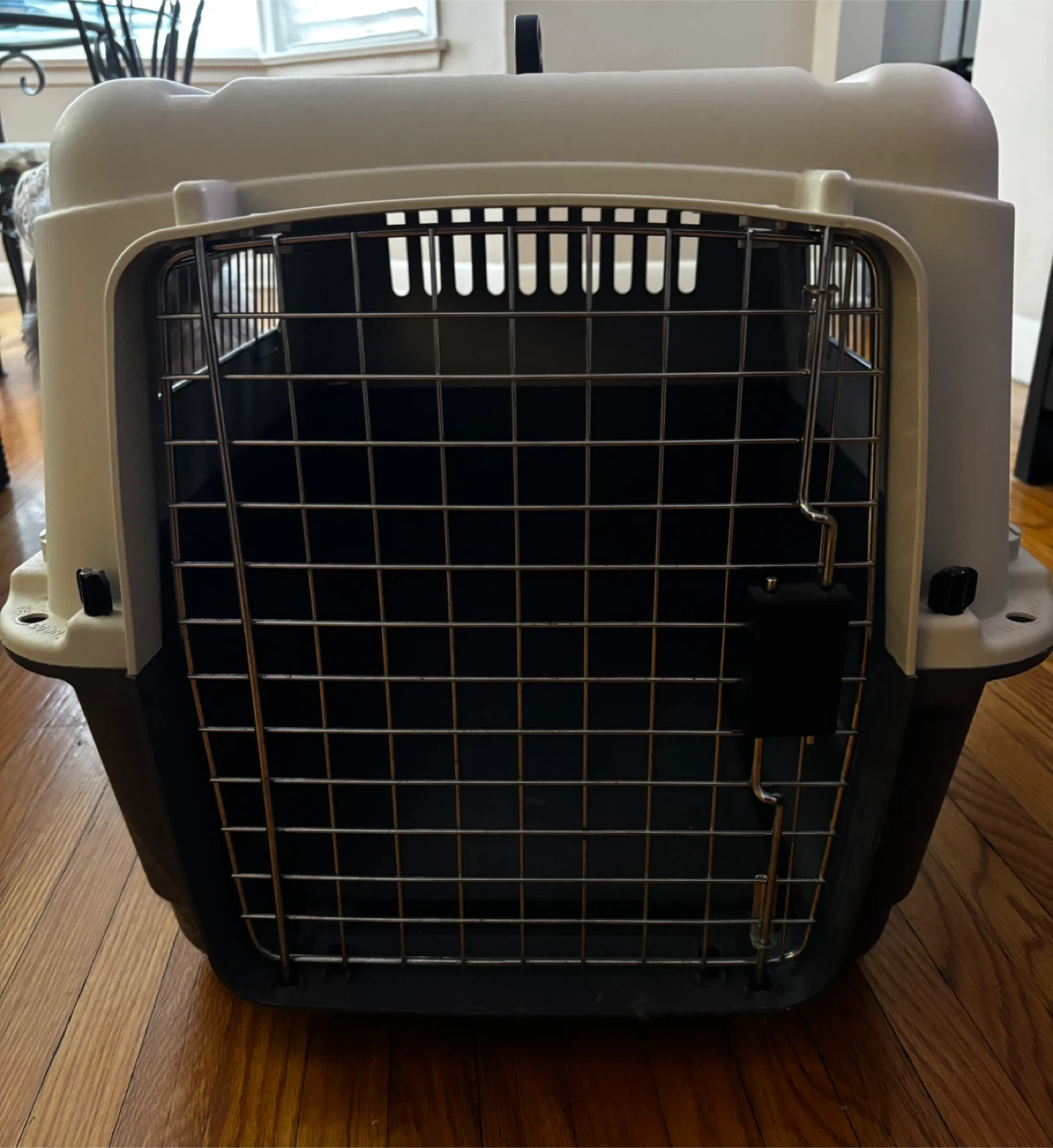 Plastic Pet Carrier - photo 2