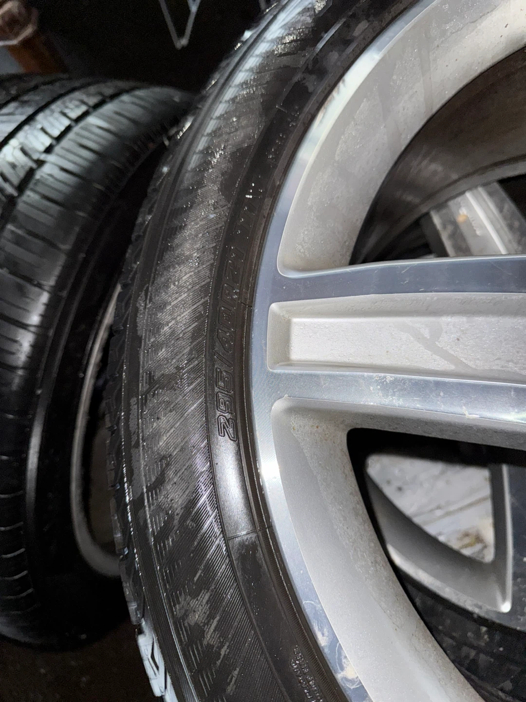 295 40 R21 AMG TIRES AND RIMS - photo 4