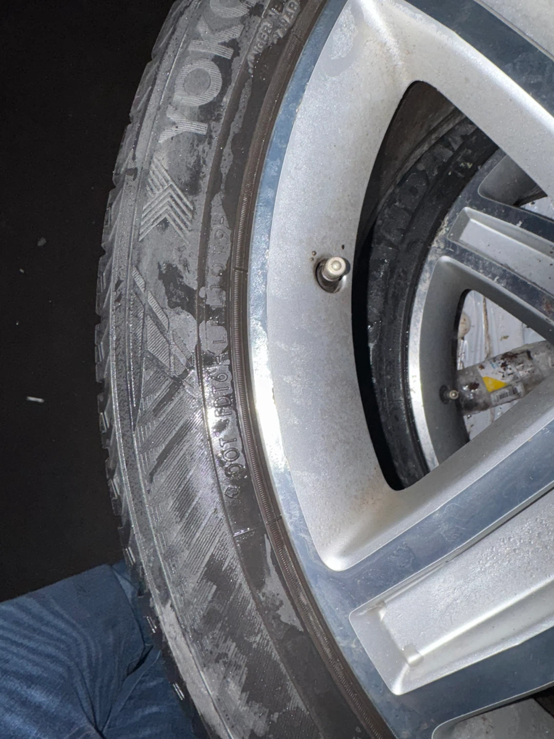 295 40 R21 AMG TIRES AND RIMS - photo 3