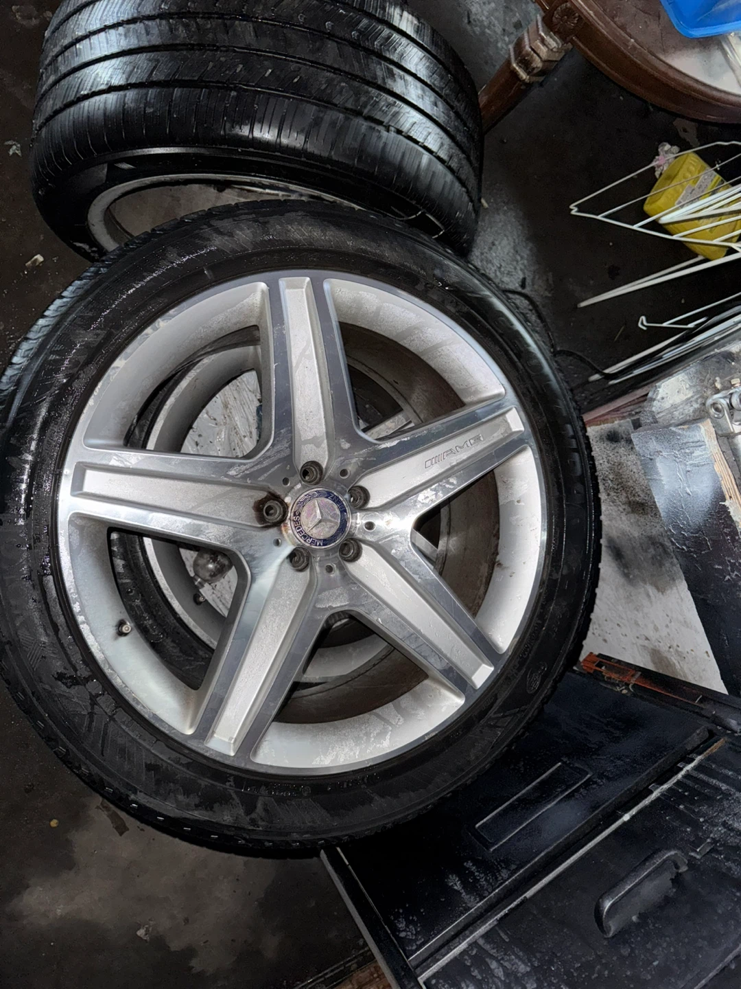 295 40 R21 AMG TIRES AND RIMS - photo 2