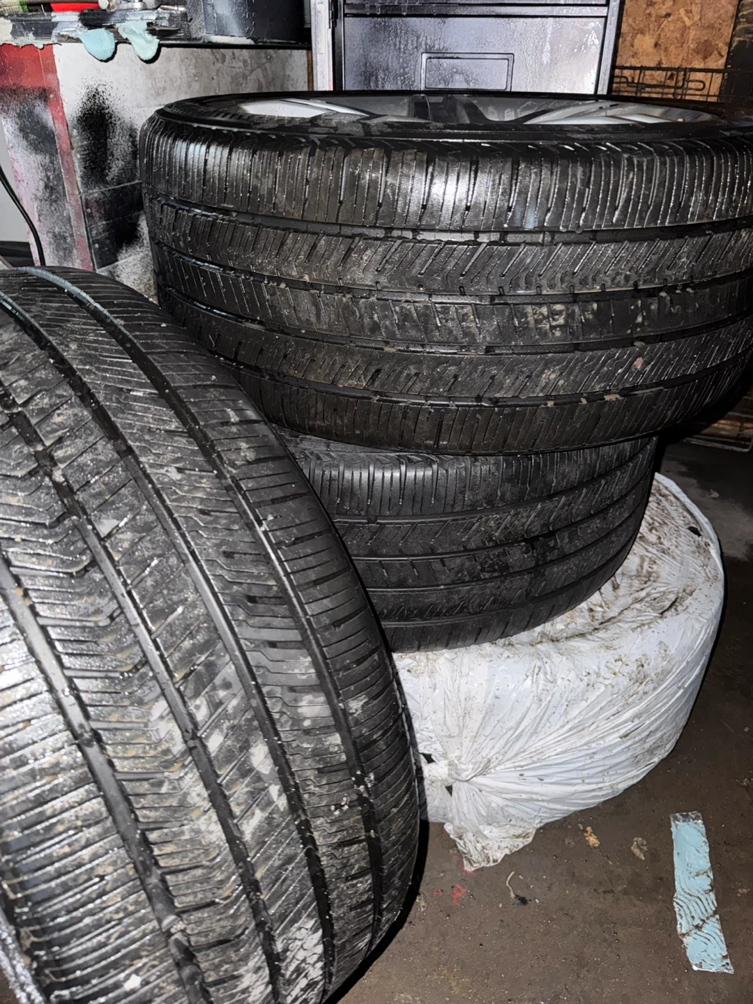 295 40 R21 AMG TIRES AND RIMS - photo 5
