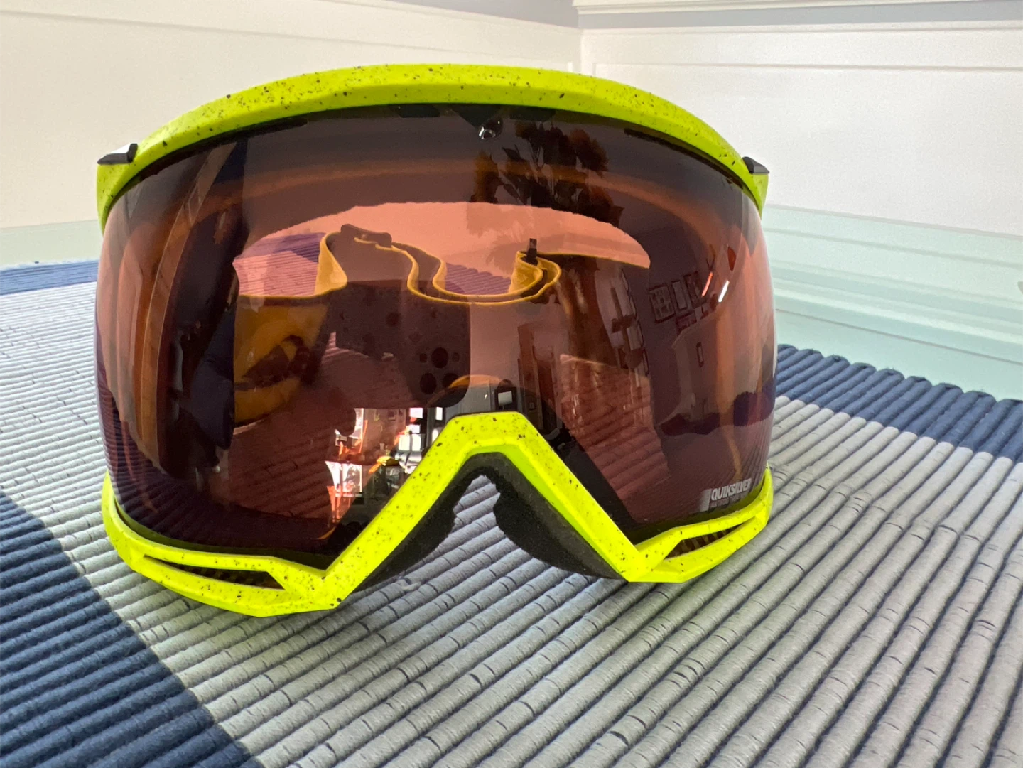Quiksilver Ski Goggles with Pouch 🥕