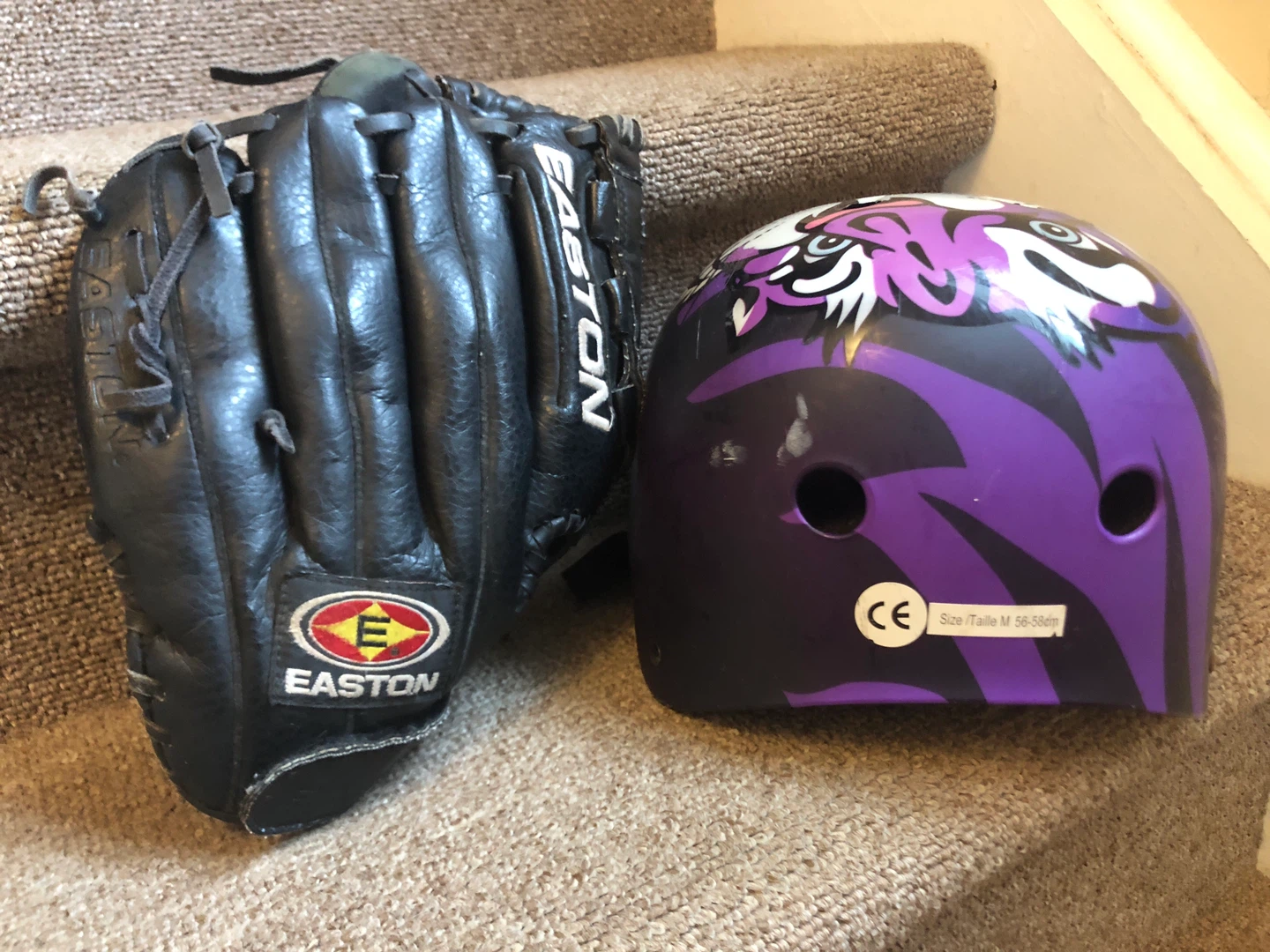Ball glove and Bike helmet - photo 2